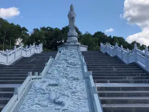 Dewi Kwan Im Temple