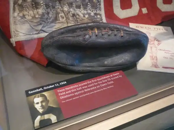 Các khách sạn gần Legends Lobby at the Barry Switzer Center