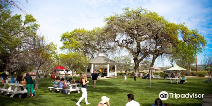 Peachy Canyon Winery Tasting Room