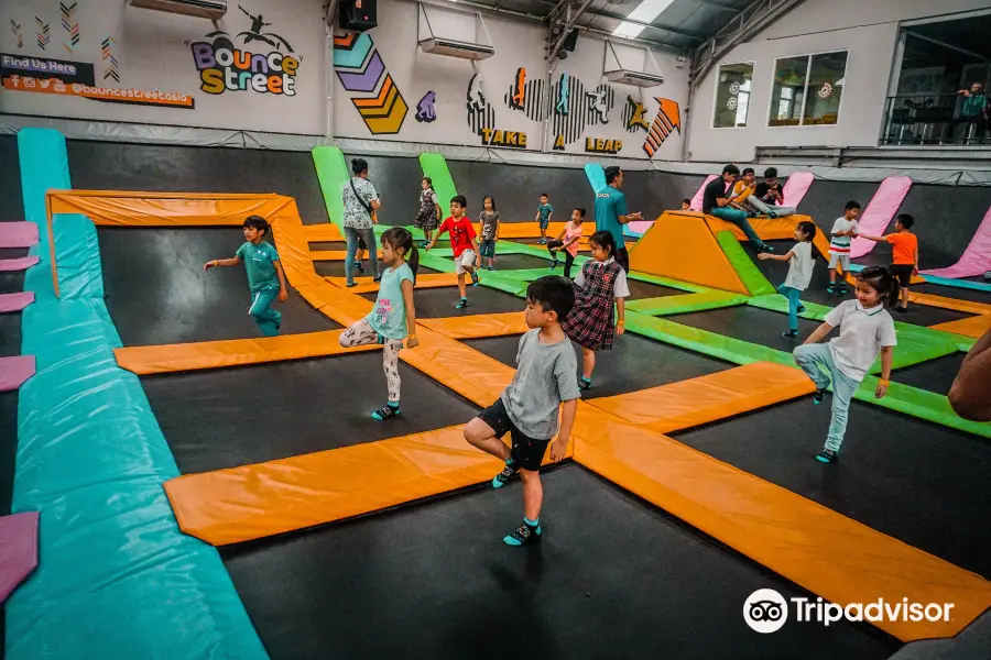 Bounce Street Asia - Trampoline Park