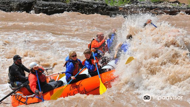 Lewis & Clark River Expeditions