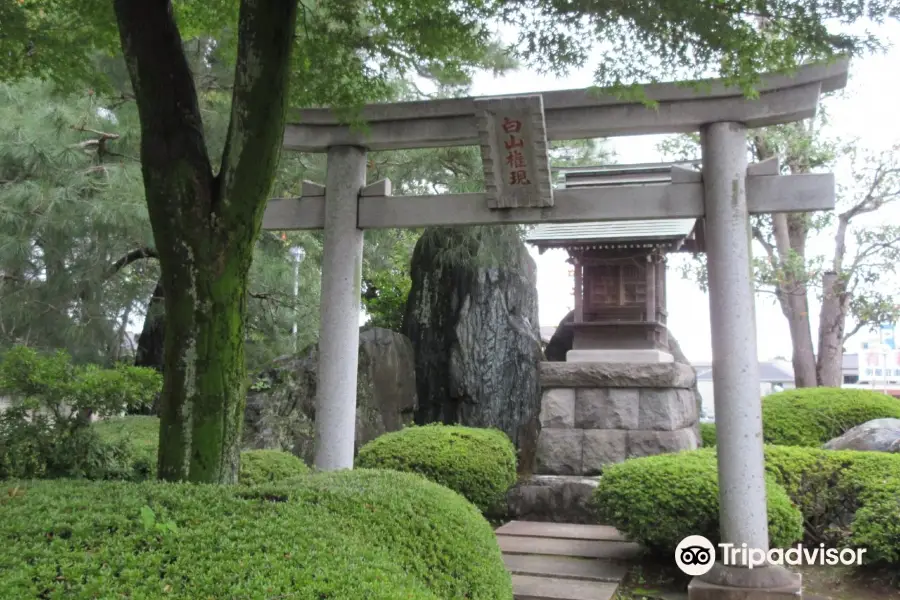 Hakusangongen Shrine