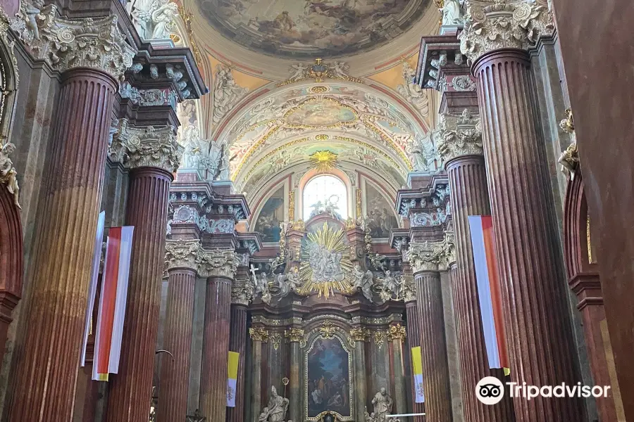 Basilica of Our Lady of Perpetual Help, Mary Magdalene and St. Stanislaus