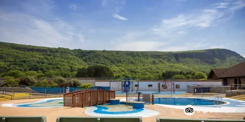 Benone Tourist Complex