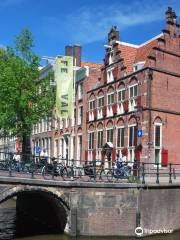 House On The Three Canals