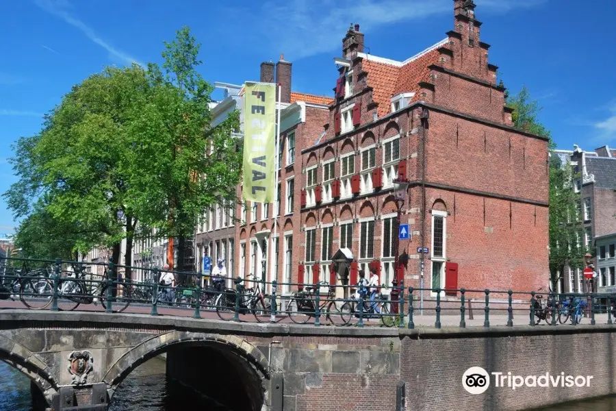 House On The Three Canals