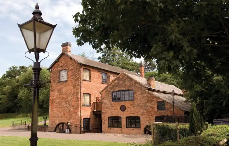 Hotel dekat Forge Mill Needle Museum & Bordesley Abbey