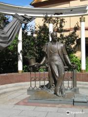 Leonid Sobinov Statue
