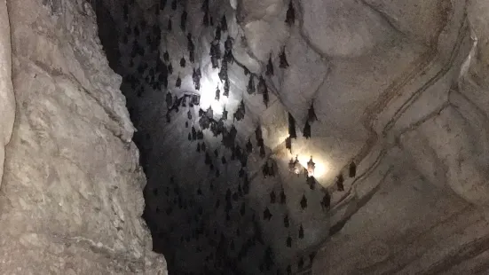 カオマイケーオ洞窟
