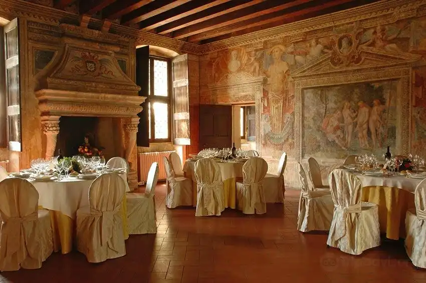 Hotel in zona Villa Storica La Mattarana