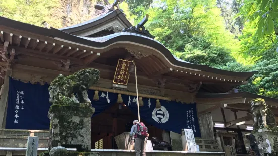 Takasumi Shrine