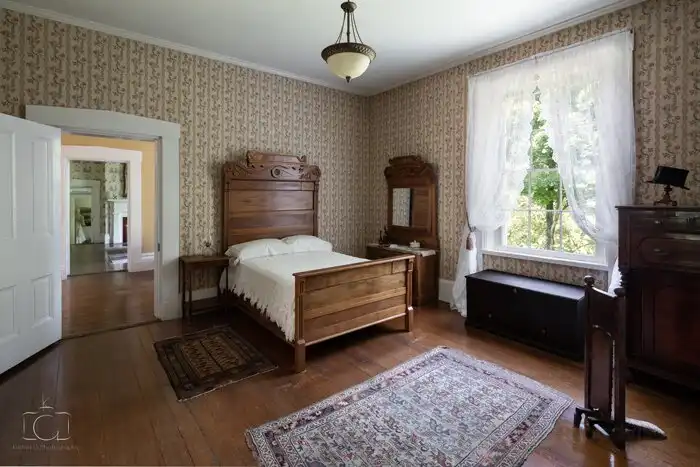 Hotels near Glendower Historic Mansion and Arboretum