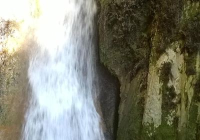 Cueva del Agua y Santuario de Tiscar