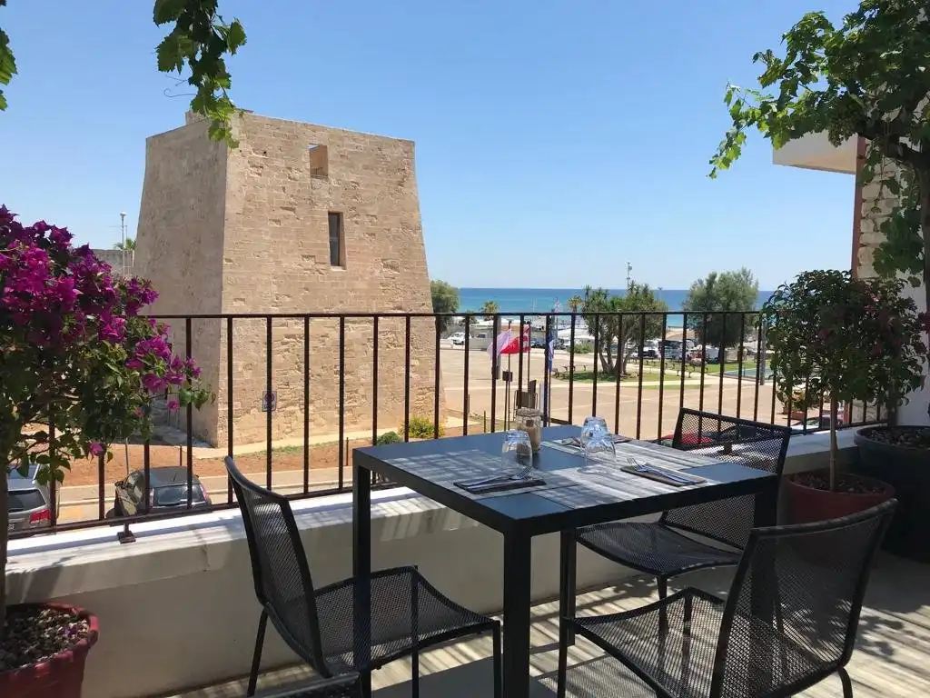 Hotel in zona Campomarino di Maruggio