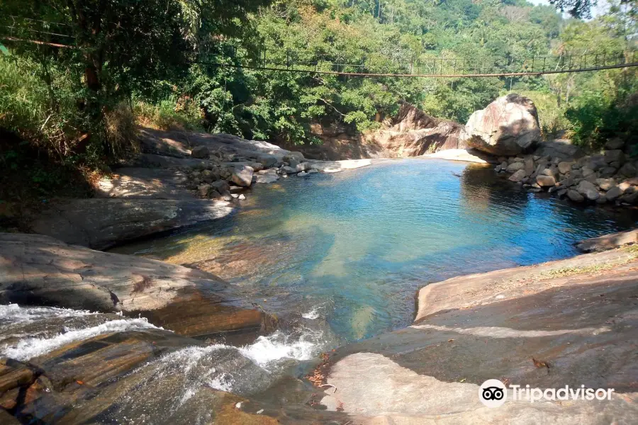 Bambarakiri Ella Falls