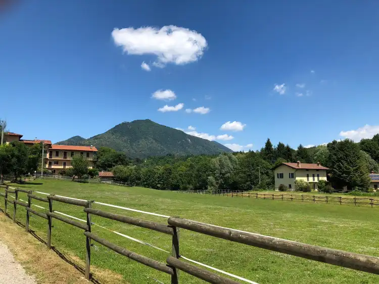 Hotel di Laveno