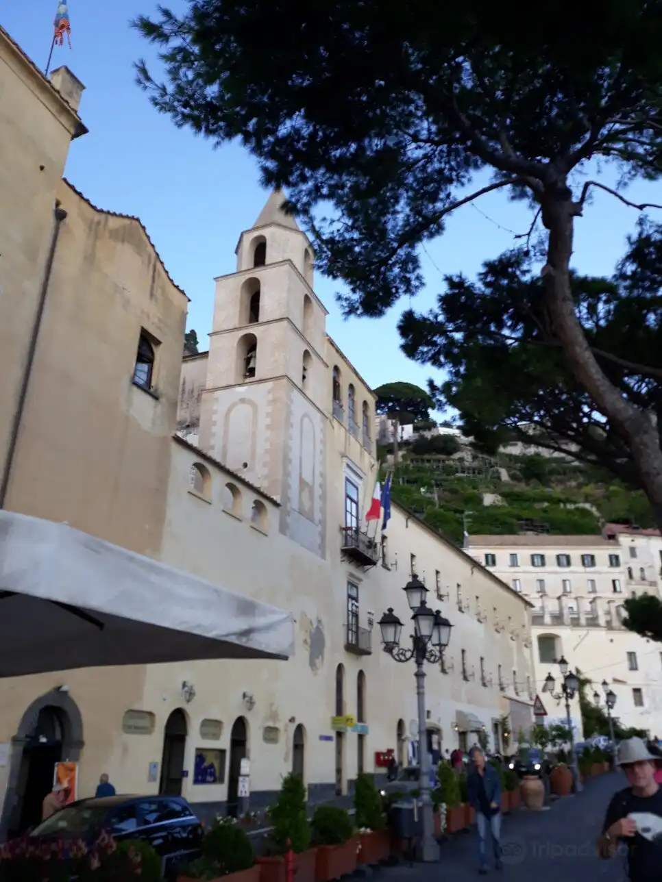 Hotels near Piazza Flavio Gioia
