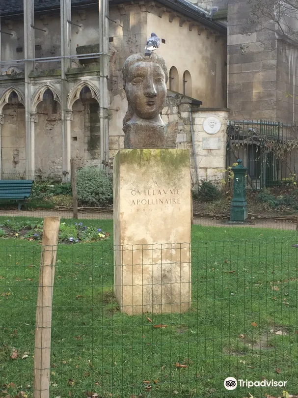 5_Le buste La Poésie en l'honneur de Guillaume Apollinaire
