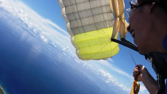 Skydive Guam高空跳傘