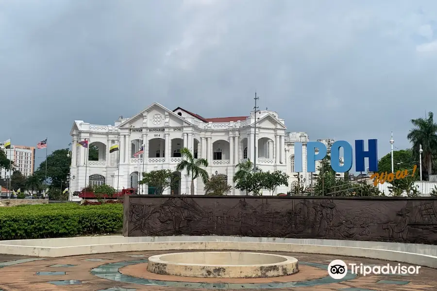 Ipoh Town Hall And Old Post Office