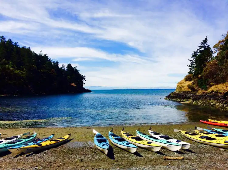 Hotels near Little Cranberry Lake: A Avenue Trailhead