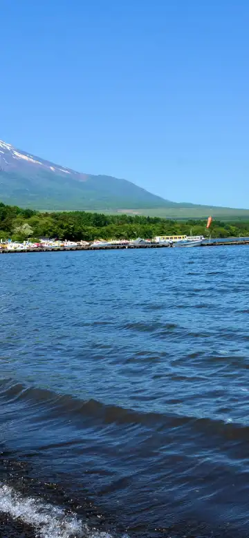 旭日丘湖畔緑地公園周辺のホテル