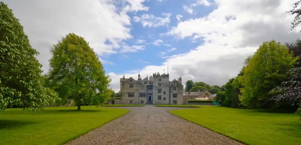 2_Levens Hall