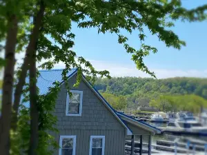 Island City Harbor