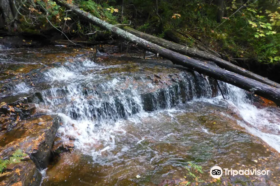 Mazukama Falls Hiking Trail