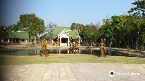 Sunthon Phu Monument