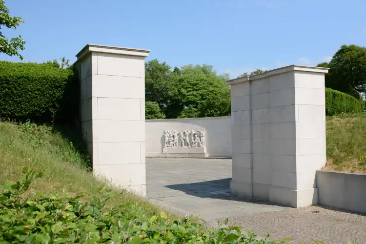 Hotels near Marselisborgmonumentet