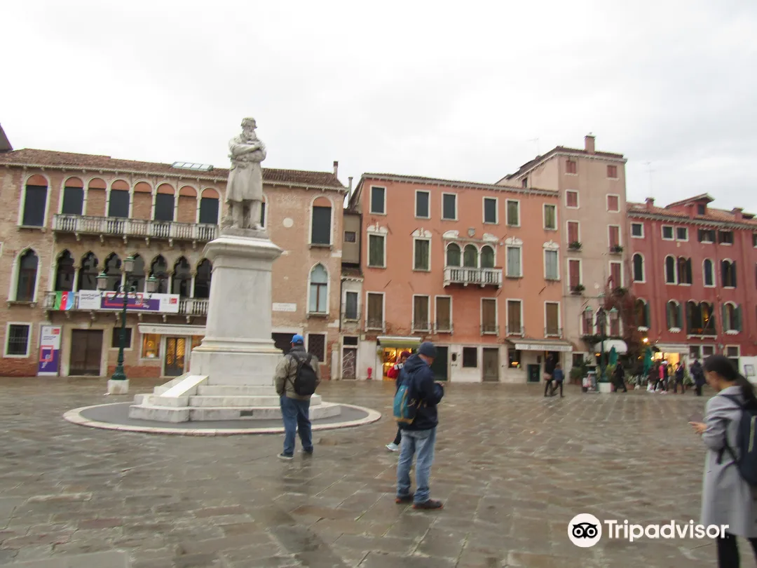 5_Monumento a Niccolò Tommaseo