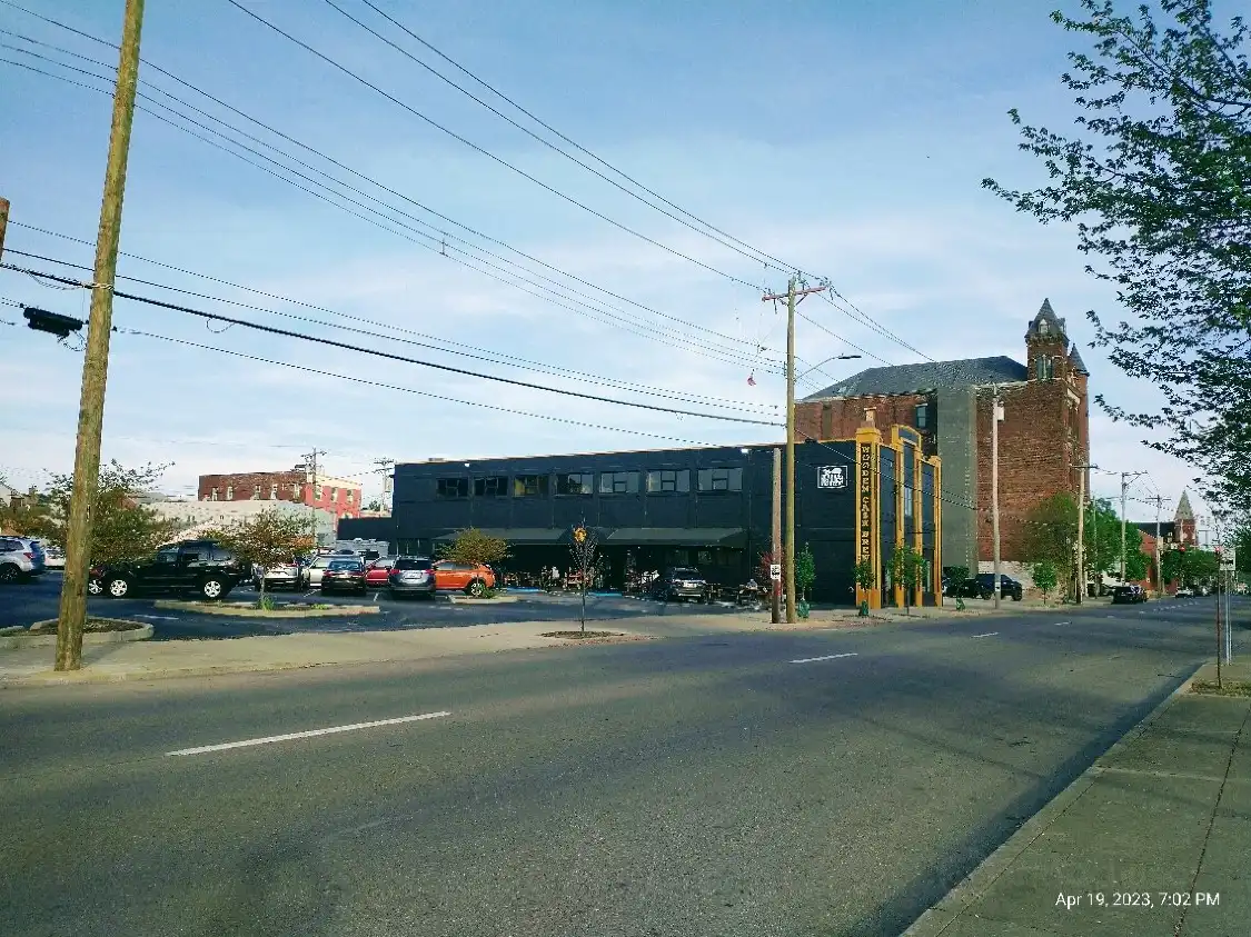 Hotels near Wooden Cask Brewing Company