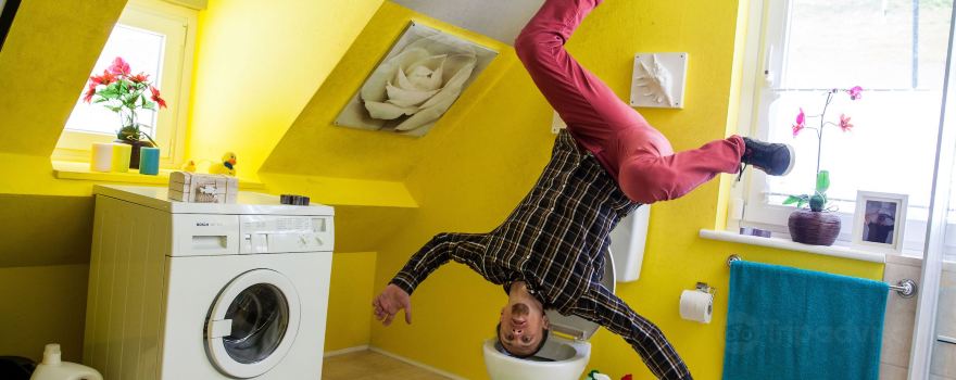 THE CRAZY HOUSE