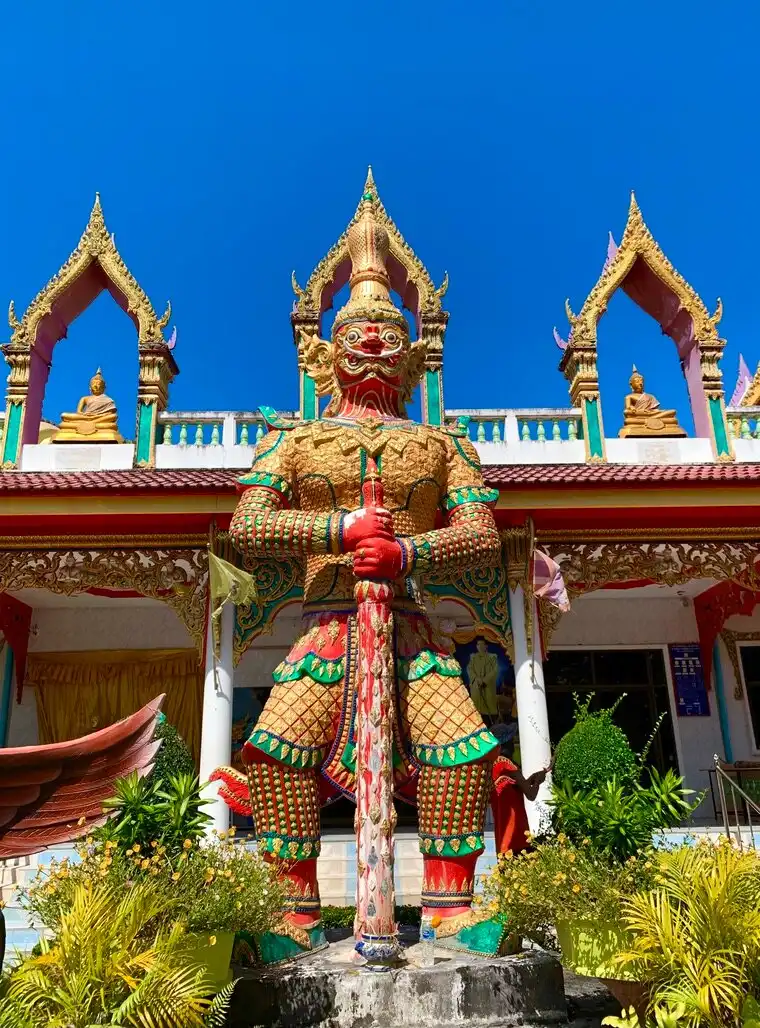 Hotels near Wat Sri Sunthon