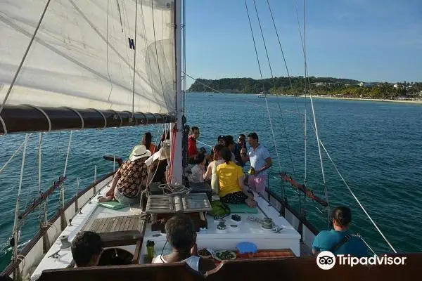 Yachting Boracay