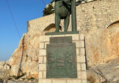 Miaoulis monument