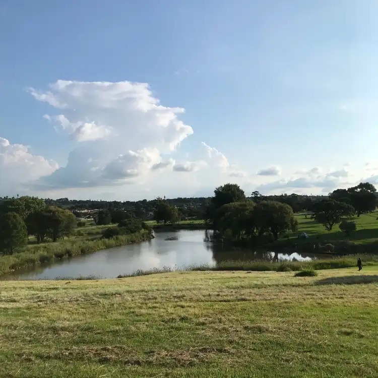 Hotels near Albert's Farm