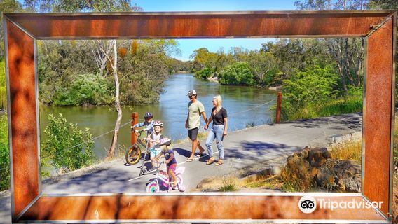 Yindyamarra Sculpture Walk