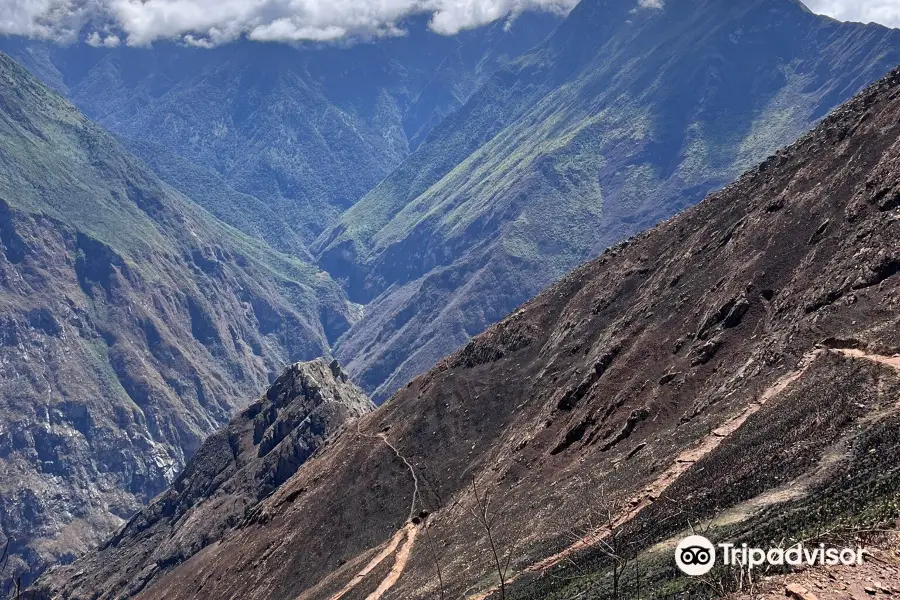 Sunrise Peru Trek