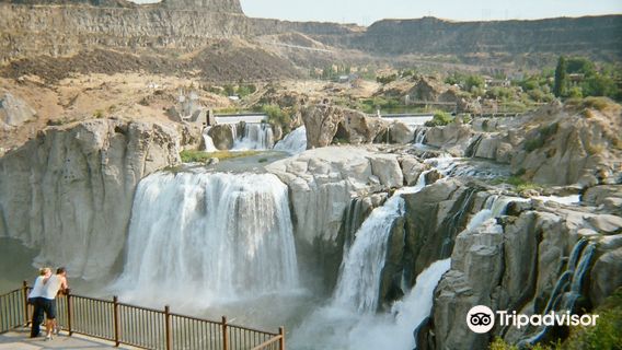 Shoshone Falls
