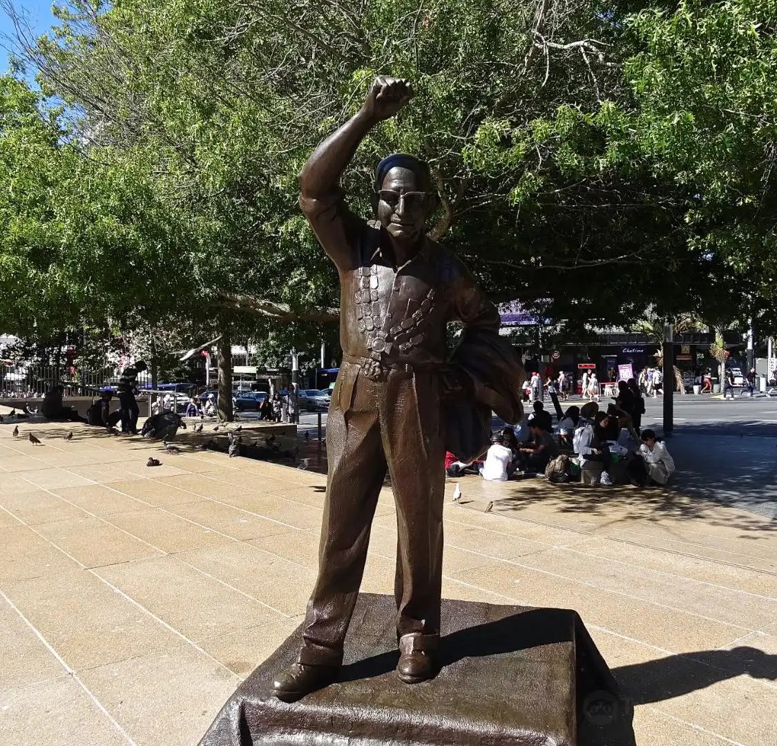 Hotels near Sir Dove-Myer Robinson Statue