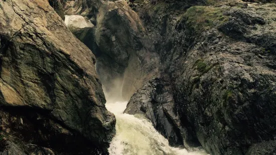 Suchurum Waterfall