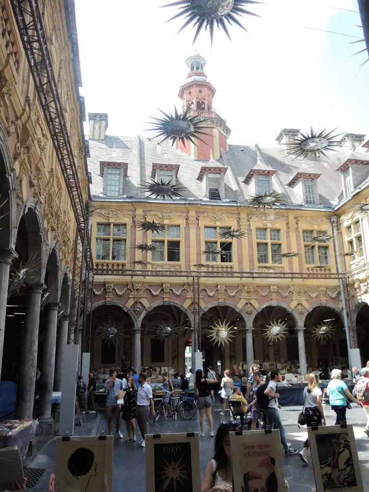 Hotels near Furet du Nord