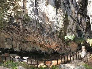 Grotta del Romito