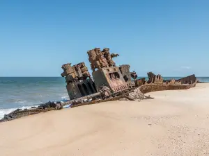 Macuti Lighthouse and Shipwreck