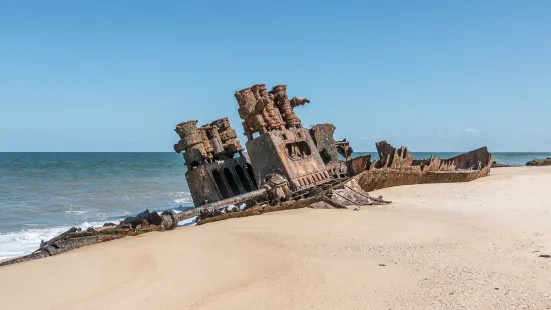 Macuti Lighthouse and Shipwreck