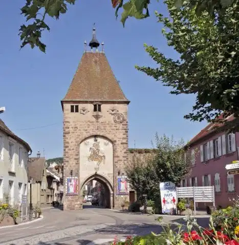 Hôtels à proximité de : Porte du Bas- Porte de Strasbourg