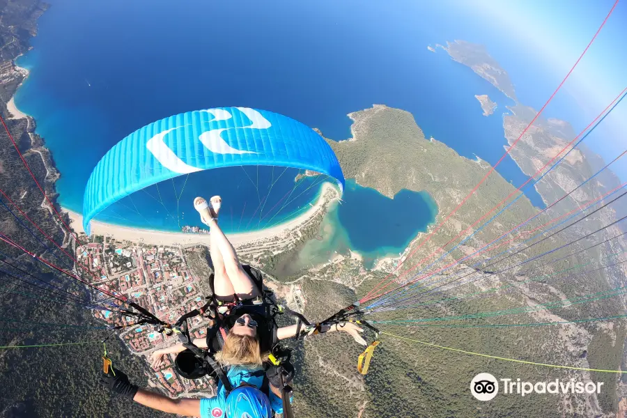 Fly Laputa Paragliding - Fethiye Yamaç Paraşütü