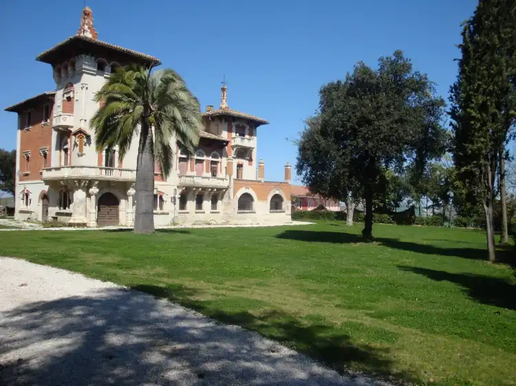 Hotels in Cossignano